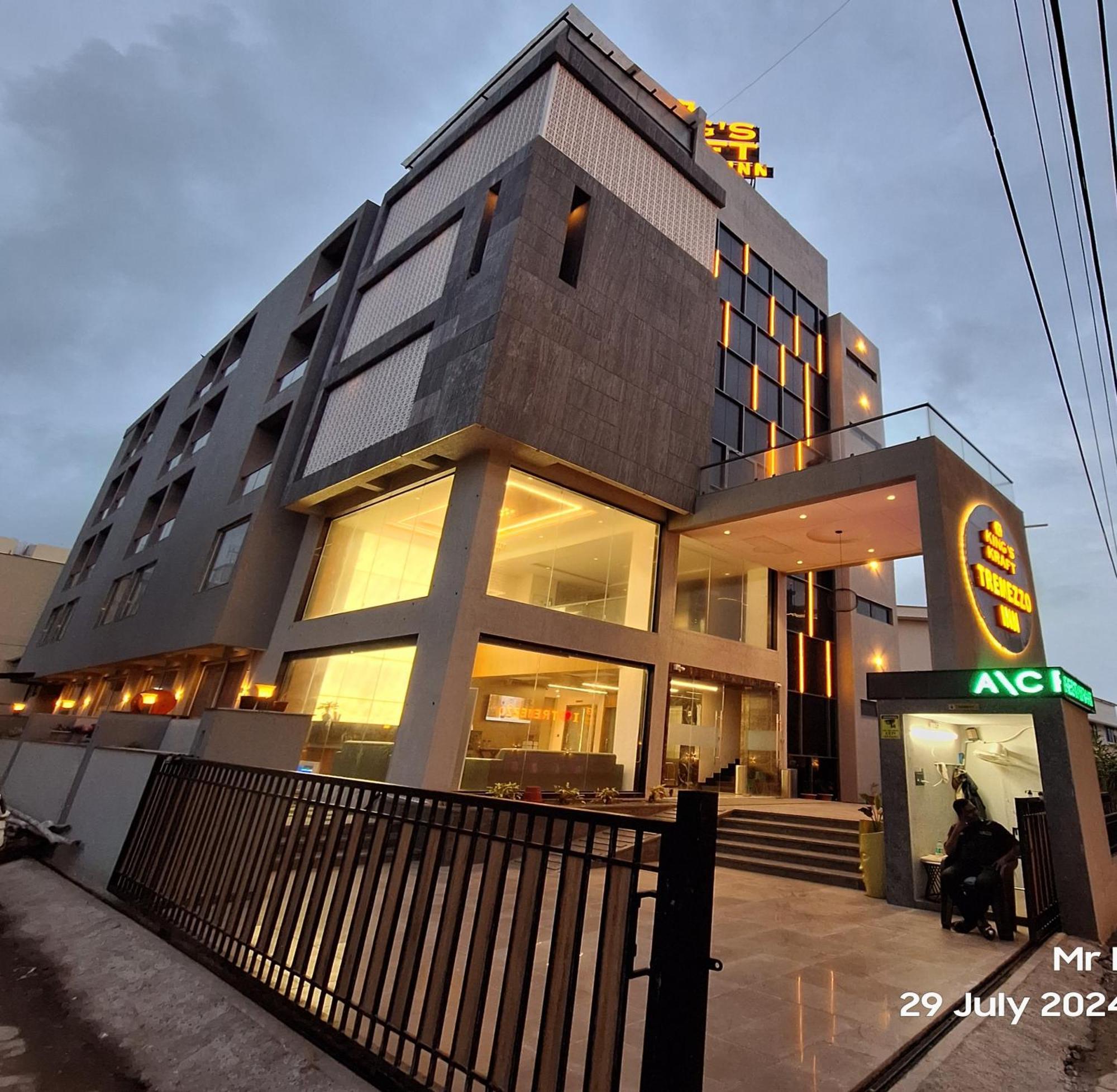 Kings Kraft Tremezzo Inn, Somnath Exterior photo
