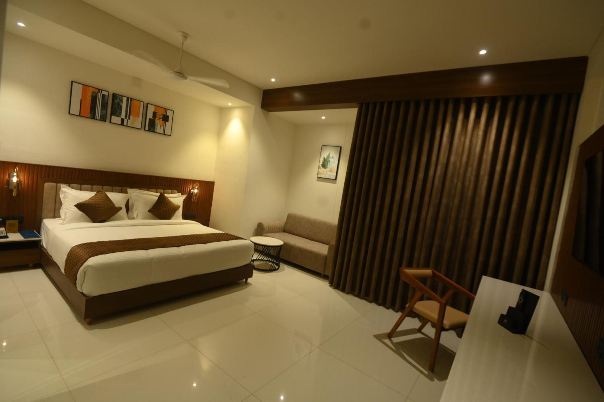 Kings Kraft Tremezzo Inn, Somnath Exterior photo