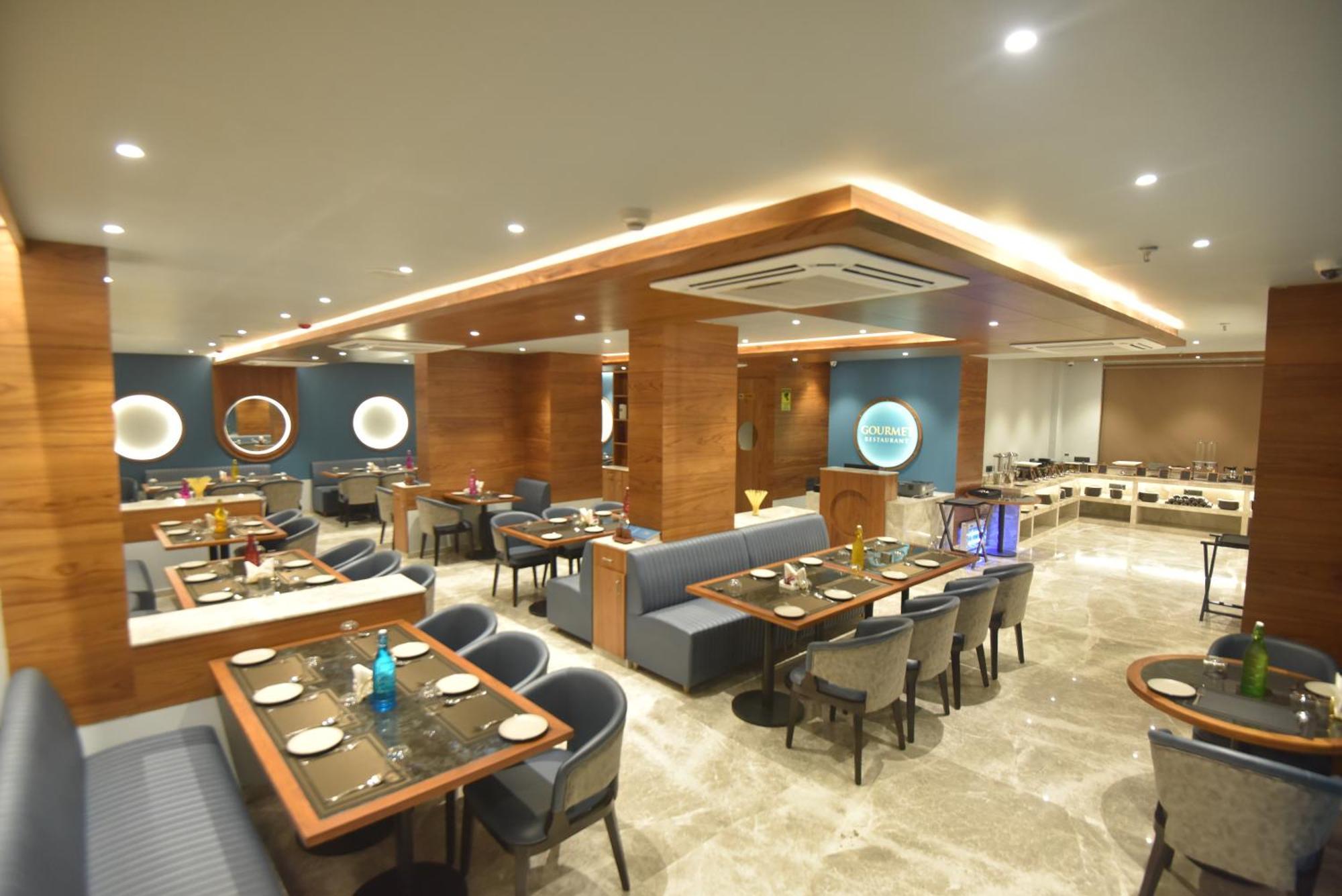 Kings Kraft Tremezzo Inn, Somnath Exterior photo