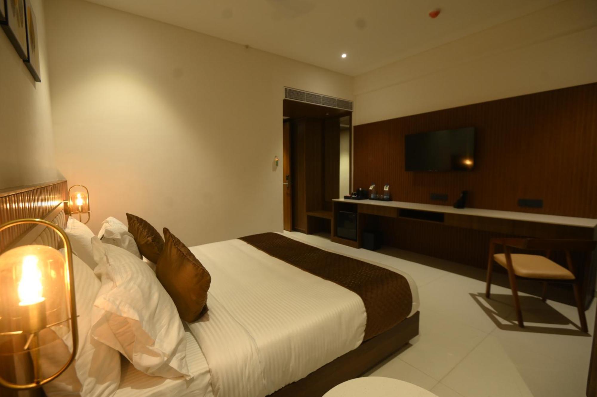 Kings Kraft Tremezzo Inn, Somnath Exterior photo
